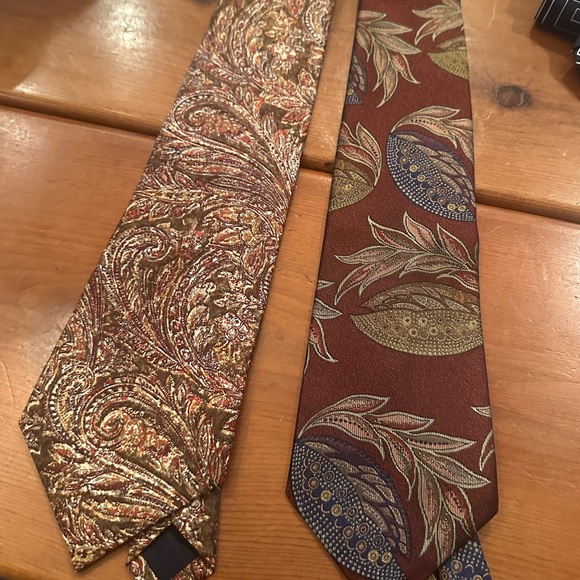 TWO (2) BURBERRYS OF LONDON 1005 SILK NECKTIEs FLORAL TAPESTRY and PAISLEY - Picture 2 of 9